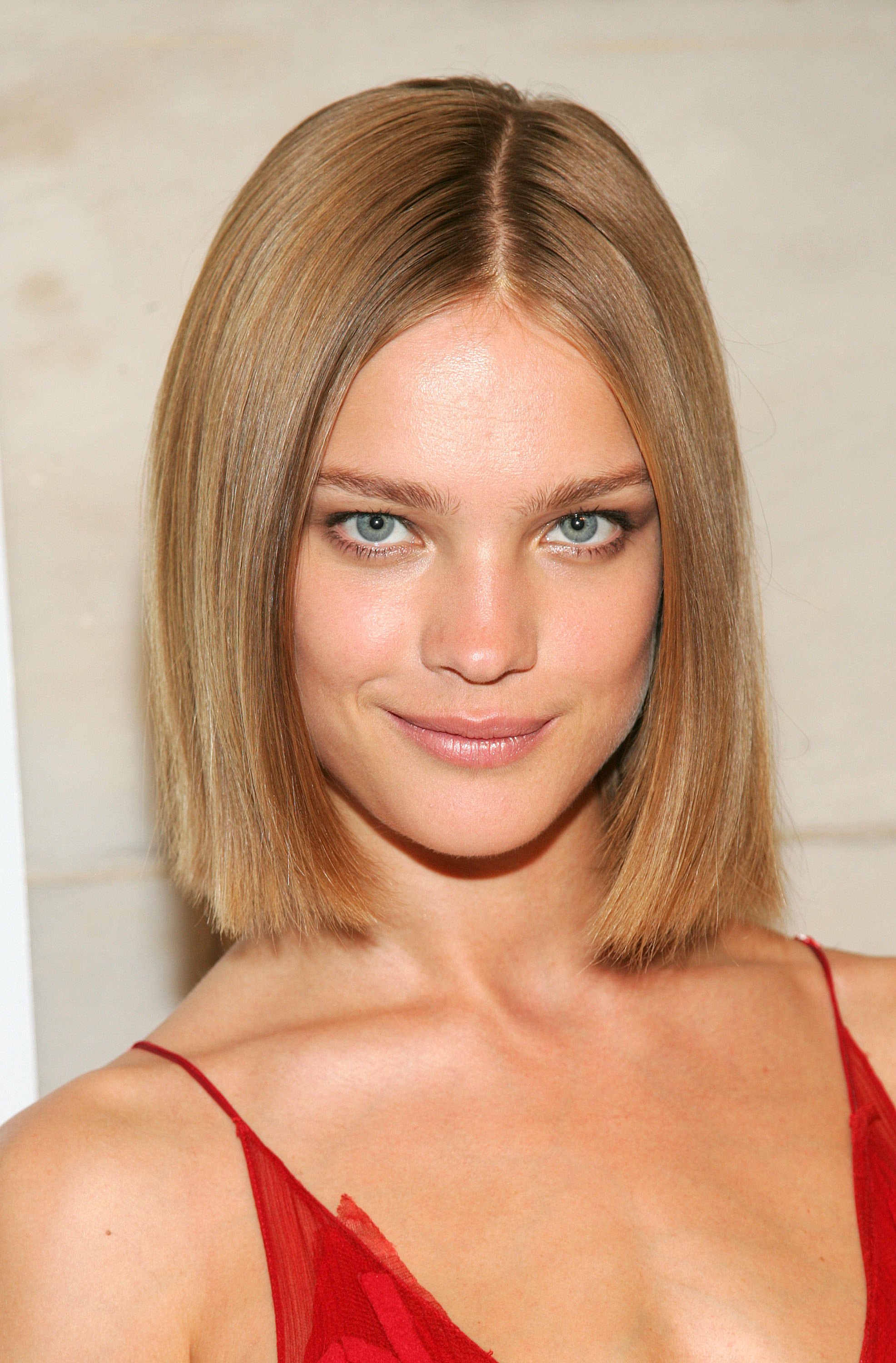 NEW YORK - JUNE 05: Model Natalia Vodianova backstage at the 2006 CFDA Awards ceremony at the New York Public Library June 5, 2006 in New York City. (Photo by Evan Agostini/Getty Images for CFDA)