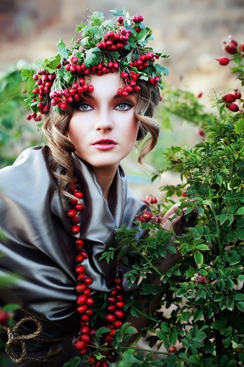 11 Super Fun and Cute Christmas Hairstyles