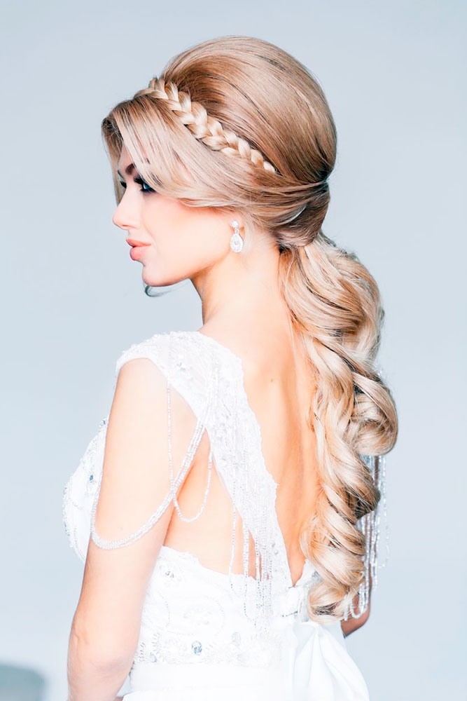 How to Create a Greek Goddess Inspired Hairstyle - Aveda Arts & Sciences  Institutes