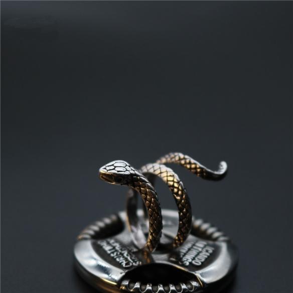 GOTHIC VIPER RING A025