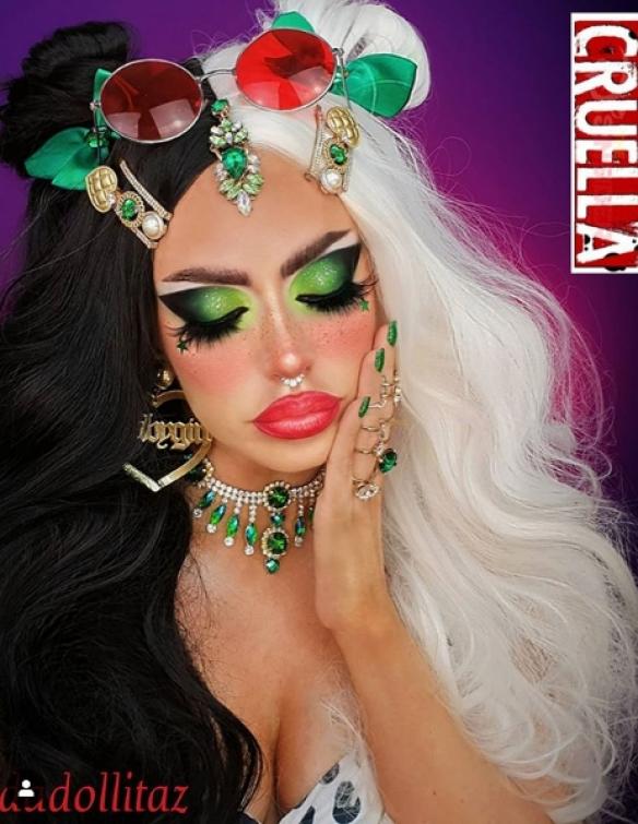 HALF WHITE AND HALF BLACK WAVY MIDDLE PART LACE WIG MPL011