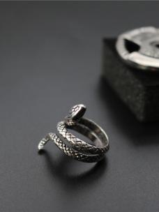GOTHIC VIPER RING A025
