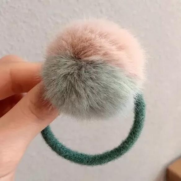 ONE PIECE OF FLUFFY BALL HAIR BAND HB255