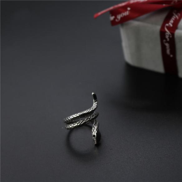 GOTHIC VIPER RING A025