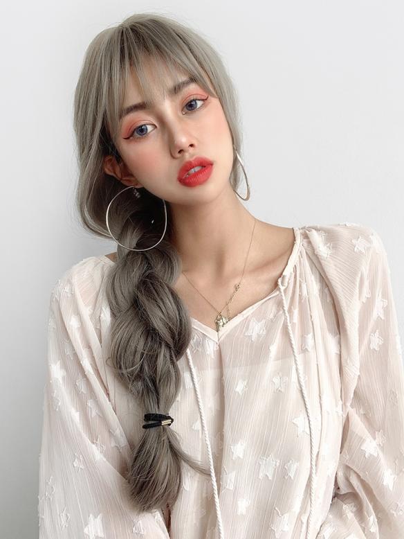 SMOKE GRAY STRAIGHT SYNTHETIC WEFTED CAP WIG LG083