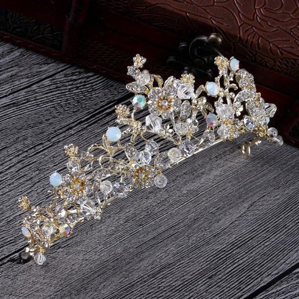 Green Gemstone Gold Leaves Chain Necklace A019